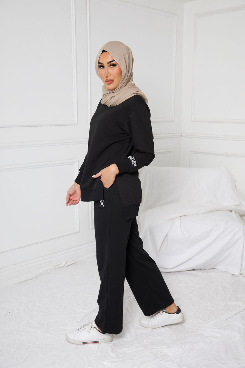 PORSCHA SWEATER | BLACK